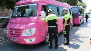 Yaz Sıcaklarıyla Birlikte Minibüs Şikayetleri Arttı