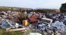 Damperli Kamyonla Çöp Toplamak Yasak Değil Mi? Damperli Kamyonla Çöp Toplamak Yasak Değil Mi?