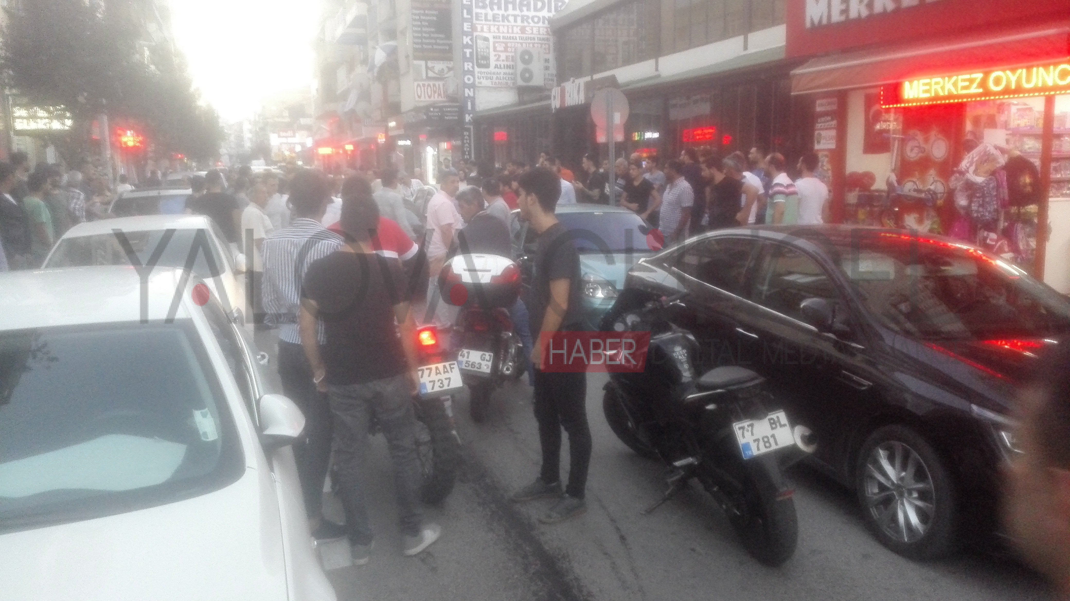 Ters Yönden Girdi İnsanlara Ve Araçlara Çarparak Durdu