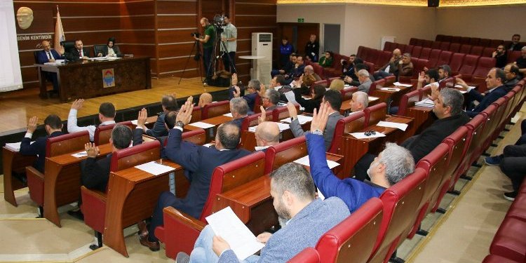CHP SU’DAN SEBEPLERLE MECLİSE GELMEDİ