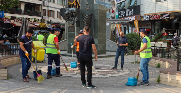 Belediye Sürekli Temizliyor Ama Ne Faydası Var?