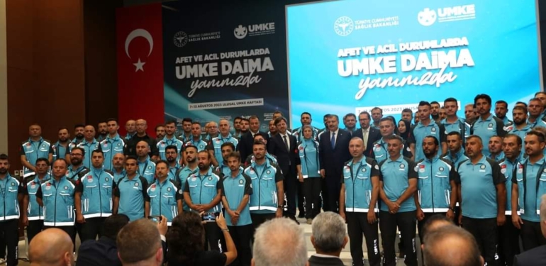 YALOVA UMKE, PLAKETİNİ BAKAN KOCA’DAN ALDI