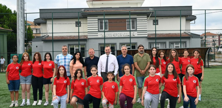 Sözleşmesi Olmadan Nasıl Sahaya Çıktı ?
