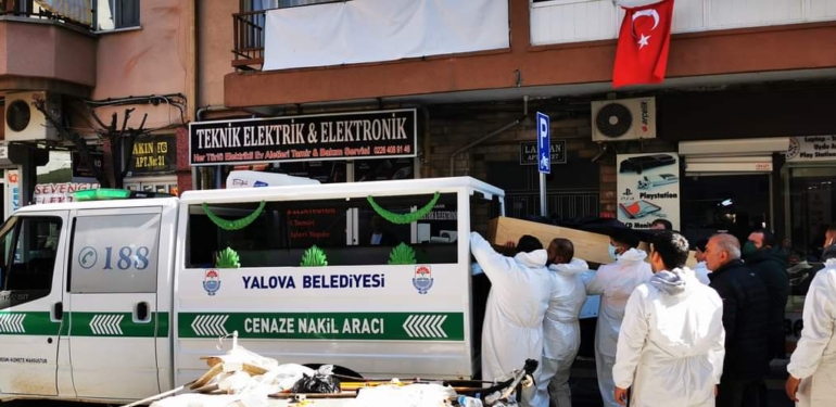 Çöp Evden Emekli Öğretmenin Cesedi Çıktı