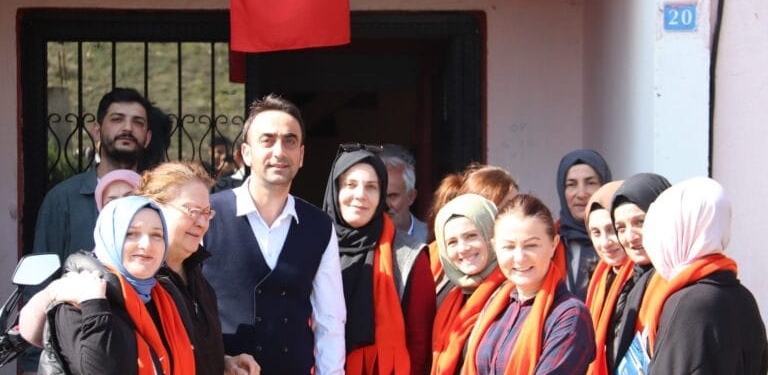 BAŞKAN ADAYI YURT PROJELERİNİ AÇIKLADI