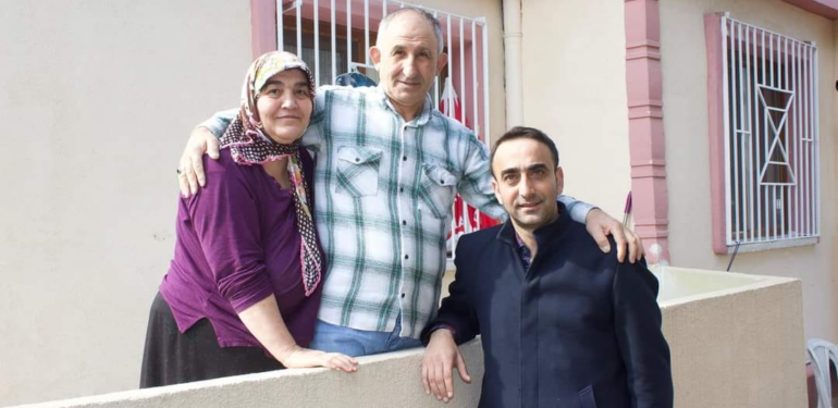 BAŞKAN ADAYI YURT EV ZİYARETLERİNE DEVAM EDİYOR