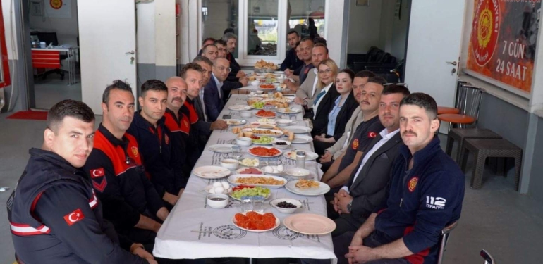FAZLACA, İTFAİYE PERSONELİYLE KAHVALTIDA BULUŞTU
