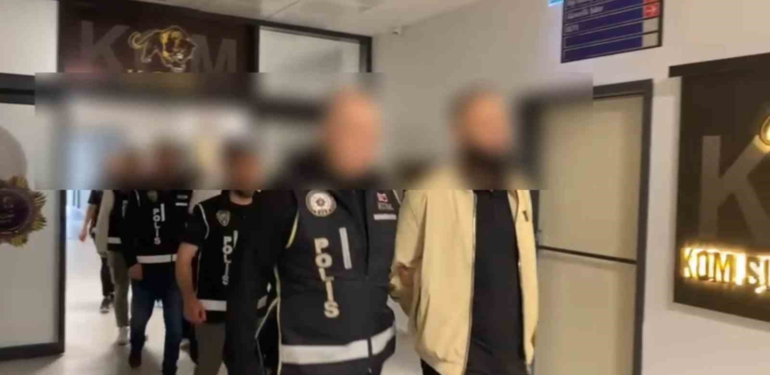Vatandaşlık Vaadi İle Dolandırıcılık Yapıyordu Yakalandı
