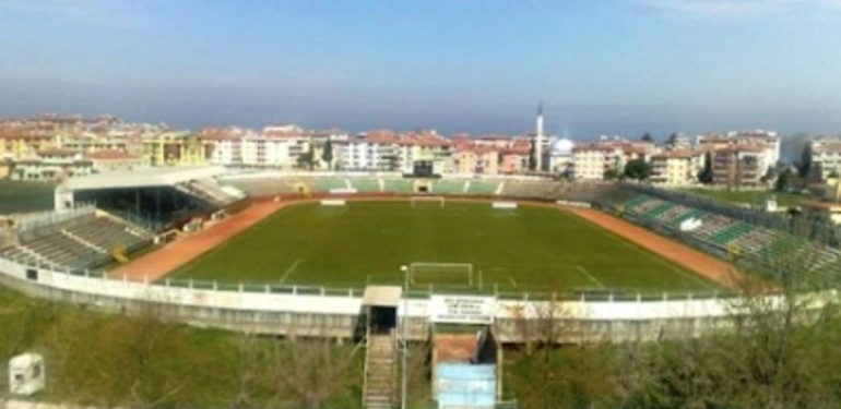 Yalova Atatürk Stadyumu’nun Yenilenme Zorunluluğu