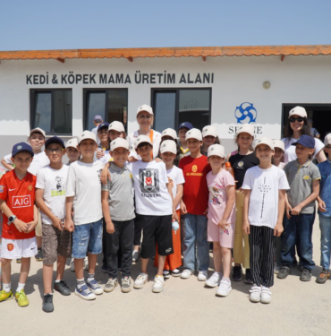 ÖĞRENCİLER KOMPOST VE SOKAK HAYVANLARI MAMA ÜRETİM TESİSİNİ GEZDİ