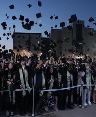 YALOVA ÜNİVERSİTESİ MEZUNLARINI GURURLA UĞURLADI