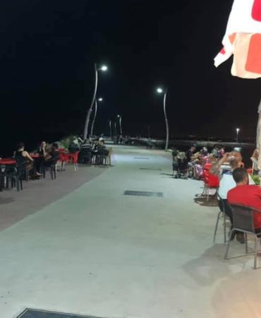 YALOVA SAHİLDE VATANDAŞI ENGELLEYEN YERLER YIKILACAK