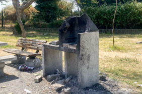 Yalova'da Taş Barbeküler Vandalların Hedefi Oldu
