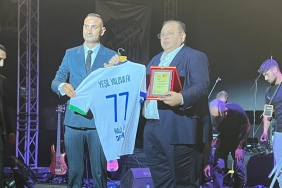 Yeşilova Spor'dan İş Adamı Demirhan'a Plaket