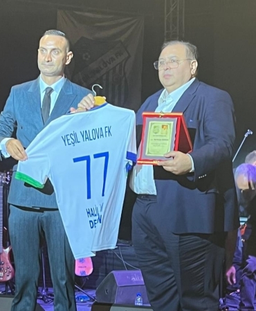 Yeşilova Spor'dan İş Adamı Demirhan'a Plaket