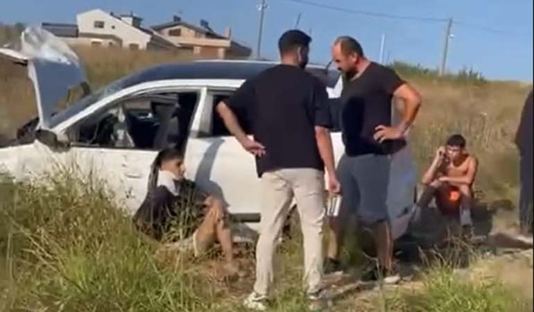 YALOVA’DA TİCARİ TAKSİ İLE OTOMOBİL ÇARPIŞTI: 5 YARALI