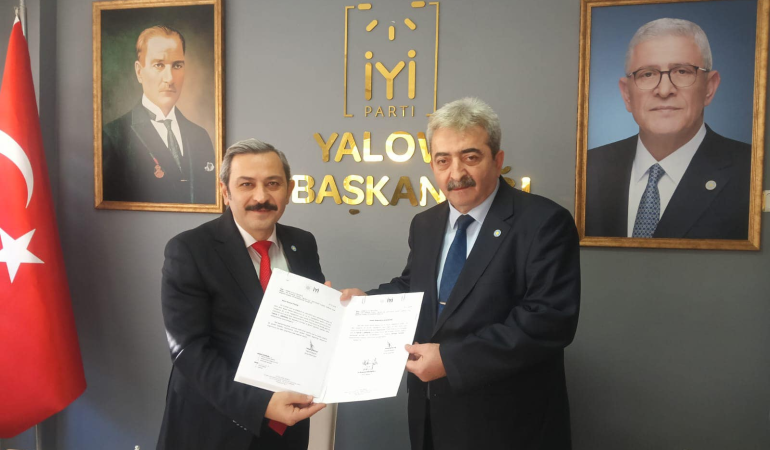 İYİ Parti Çiftlikköy Teşkilatında Bayrak Değişimi