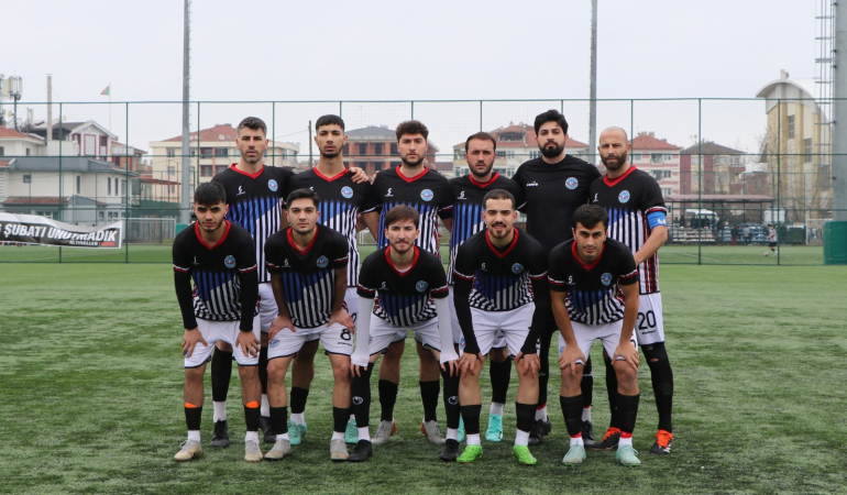 Yalova Çiftlikköy Belediyespor Zirve Takibine Devam