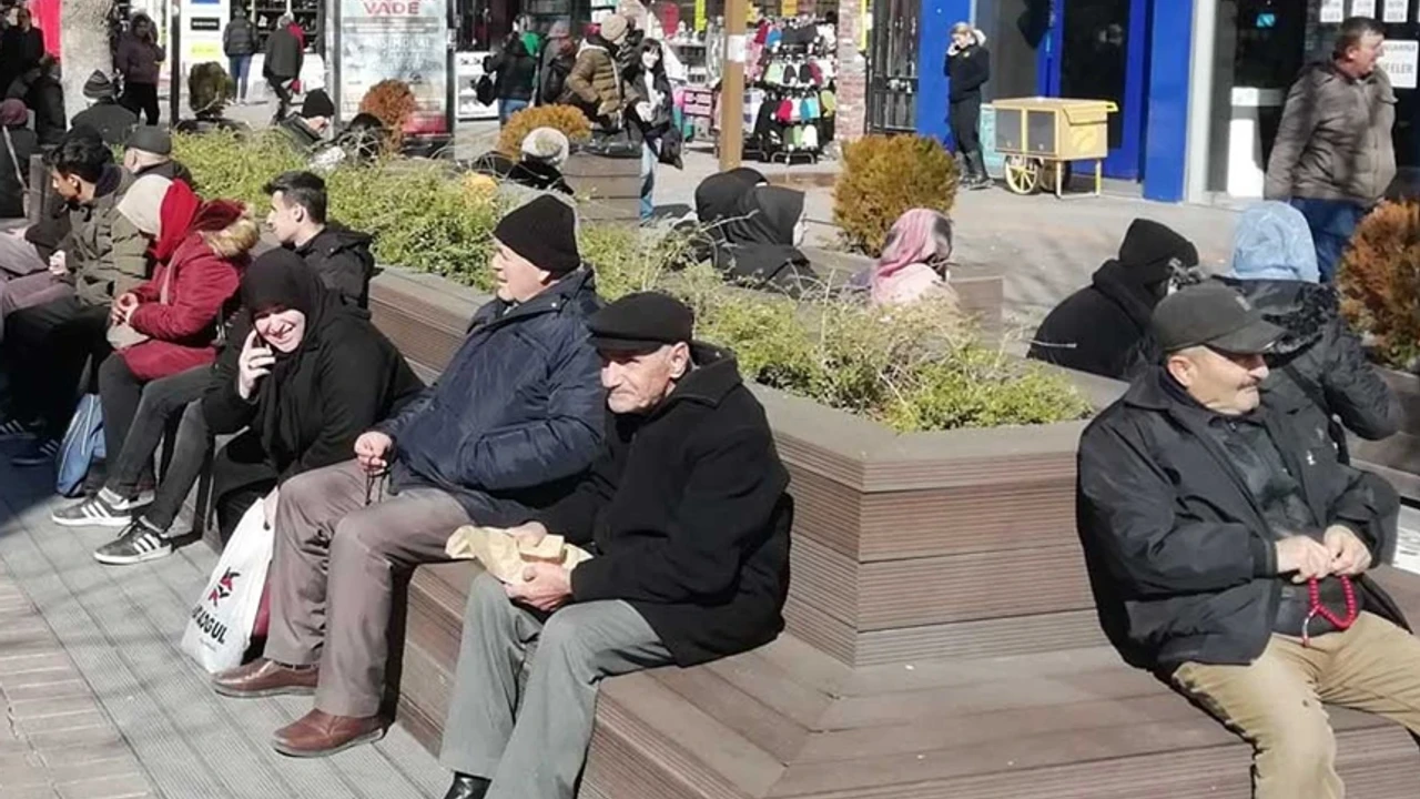 TÜİK Yalova’da Yaşlı Nüfus Giderek Artıyor