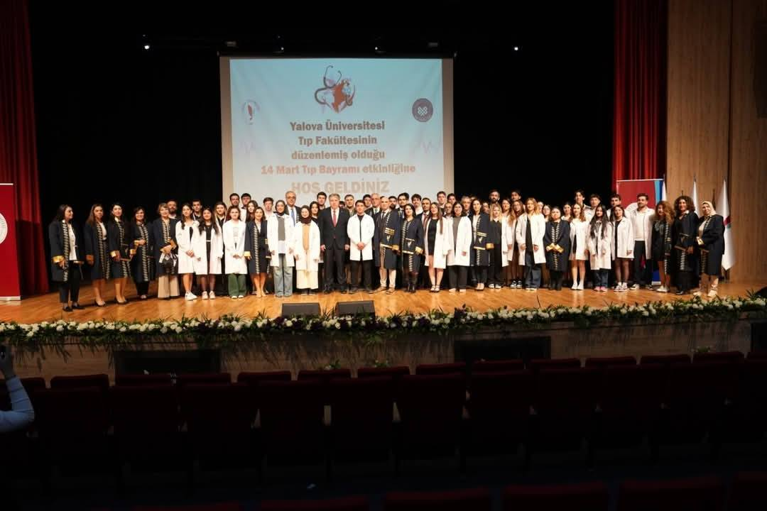 DOKTOR ADAYLARI BEYAZ ÖNLÜKLERİNİ GİYDİ
