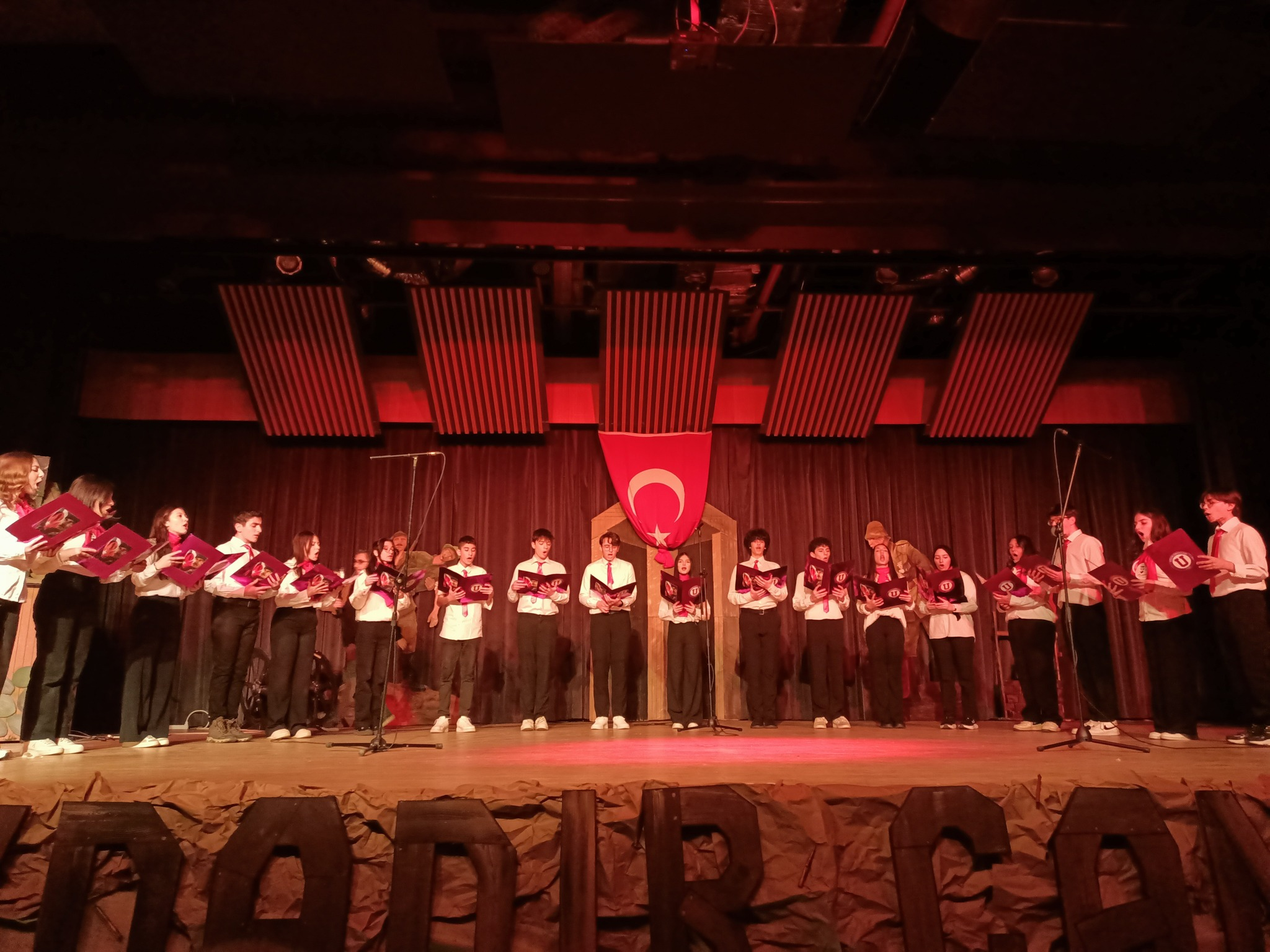“Bir Sevdadır Çanakkale” Anma Gecesi Yalova’da Duygusal Anlara Sahne Oldu
