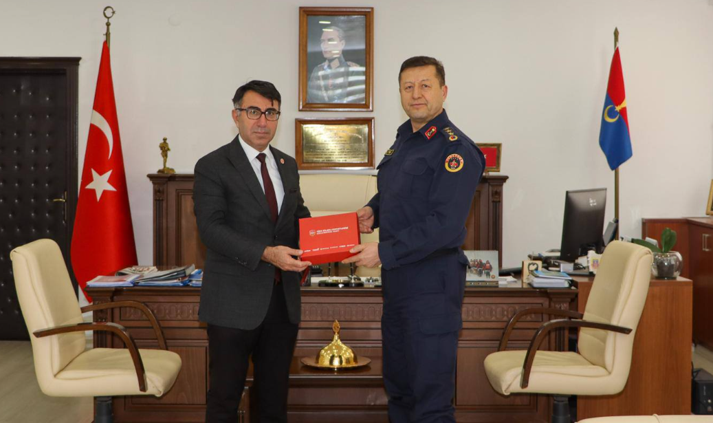 TEMAD Yalova'dan Jandarma Alay Komutanına Ziyaret
