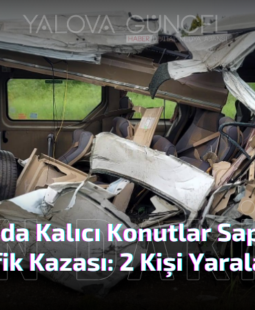 Yalova’da Konutlar Sapağında Trafik Kazası: 2 Kişi Yaralandı