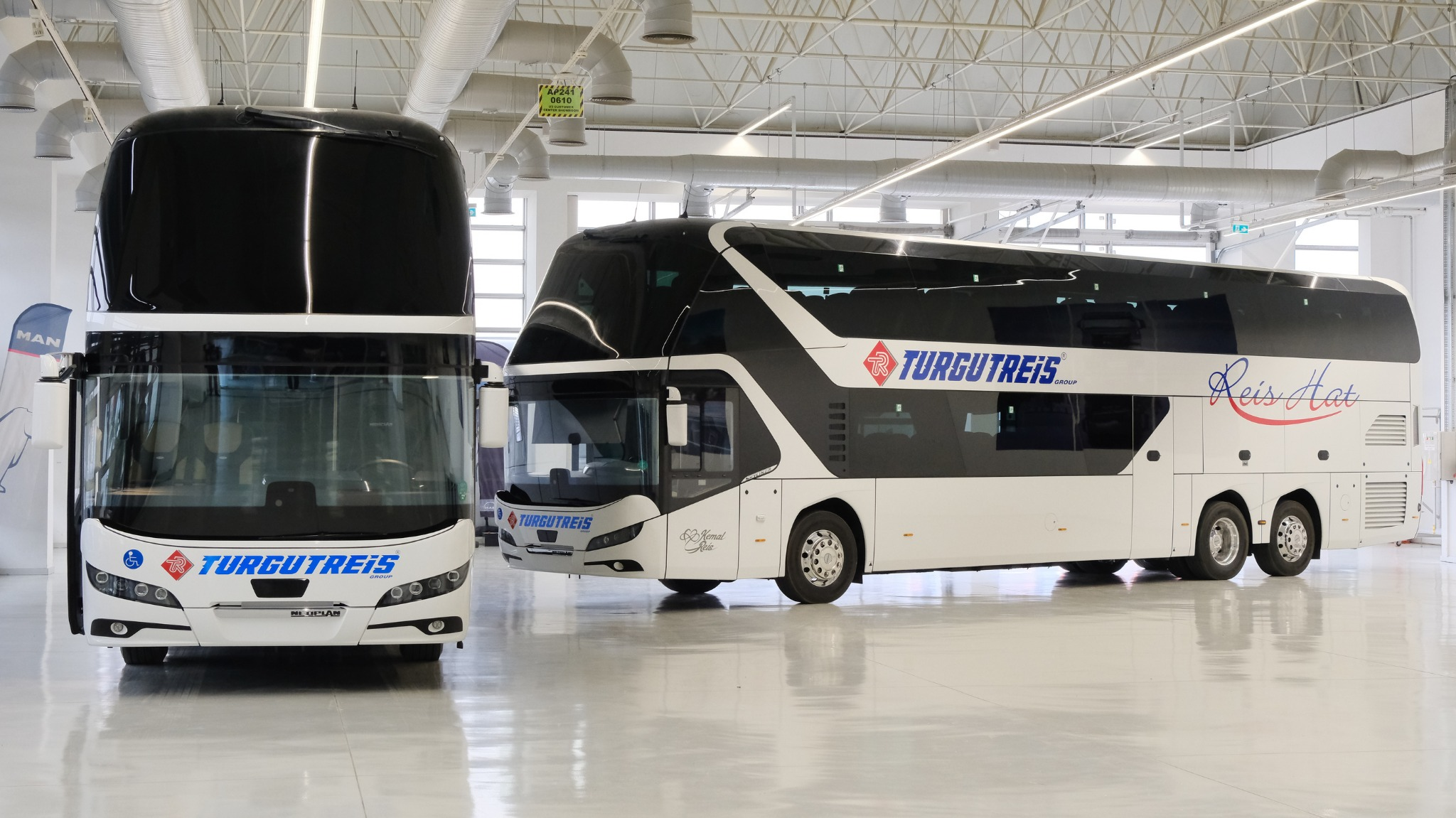 Türkiye’de Bir İlk: NEOPLAN Skyliner ile Çift Katlı Otobüs