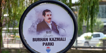 YALOVA’DA MERHUM GAZETECİLERE VEFA : PARKLARA İSİMLERİ VERİLDİ, RESİMLERİ ASILDI