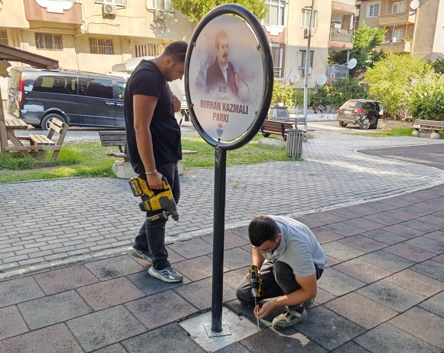 YALOVA’DA MERHUM GAZETECİLERE VEFA : PARKLARA İSİMLERİ VERİLDİ, RESİMLERİ ASILDI