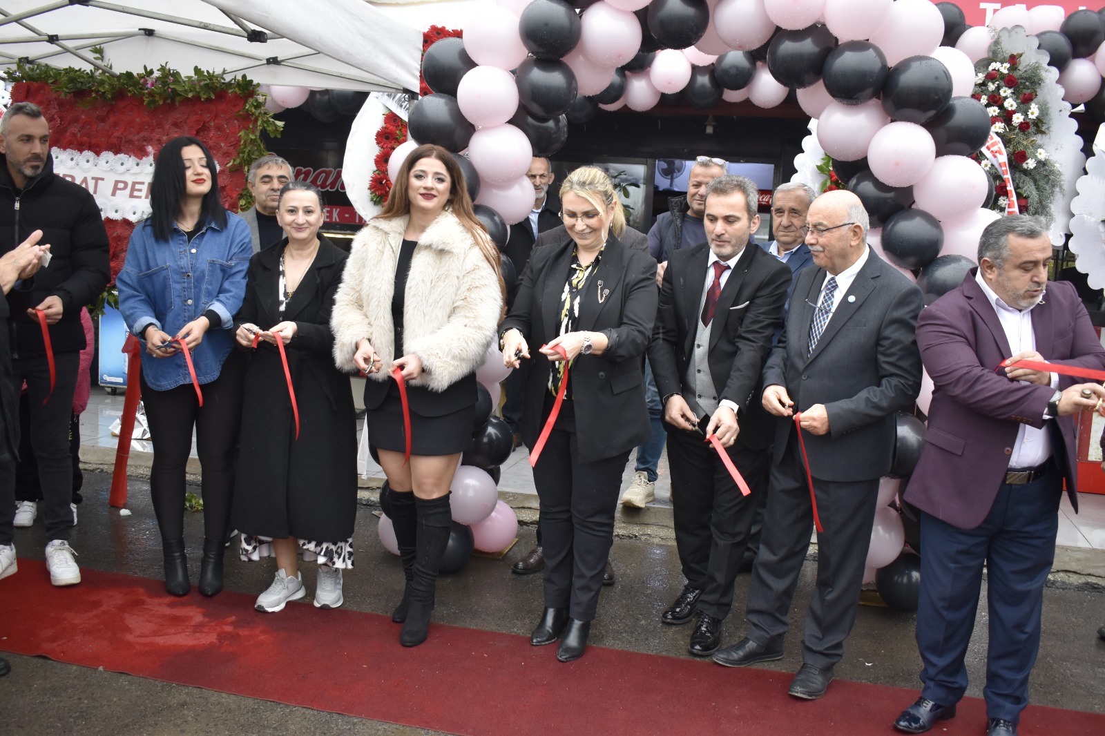 CANAN YEMEK ALTINOVA’DA YENİ ŞUBESİNİ AÇTI