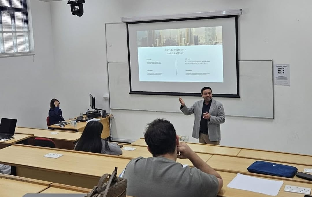 Yalova’dan Dubai’ye Bilgi Köprüsü: Dr. İdris Demirhan, AUD’de Gayrimenkul Ekonomisini Anlattı