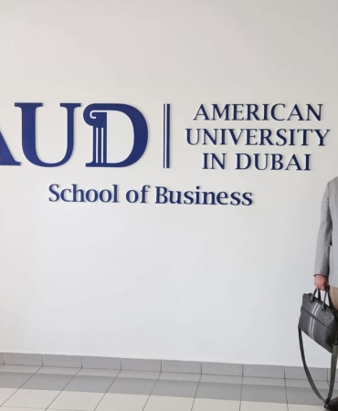 Yalova’dan Dubai’ye Bilgi Köprüsü: Dr. İdris Demirhan, AUD’de Gayrimenkul Ekonomisini Anlattı