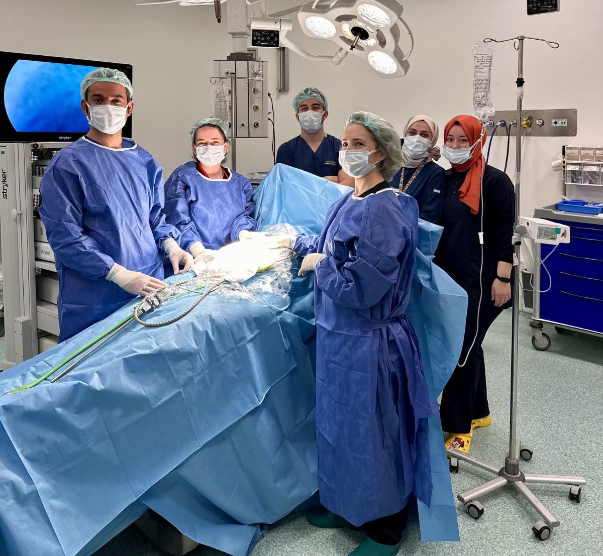 YALOVA’DA TIPTA ÇIĞIR AÇAN OPERASYON: UYANIK ANESTEZİ İLE KAPALI SAFRA KESESİ AMELİYATI BAŞARIYLA GERÇEKLEŞTİRİLDİ 2 YALOVA’DA TIPTA ÇIĞIR AÇAN OPERASYON: UYANIK ANESTEZİ İLE KAPALI SAFRA KESESİ AMELİYATI BAŞARIYLA GERÇEKLEŞTİRİLDİ