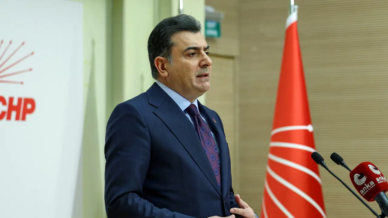 CHP’DE KURULTAY TARTIŞMASI: “SEÇİME GİREMEZ HALE GELİRİZ” UYARISI