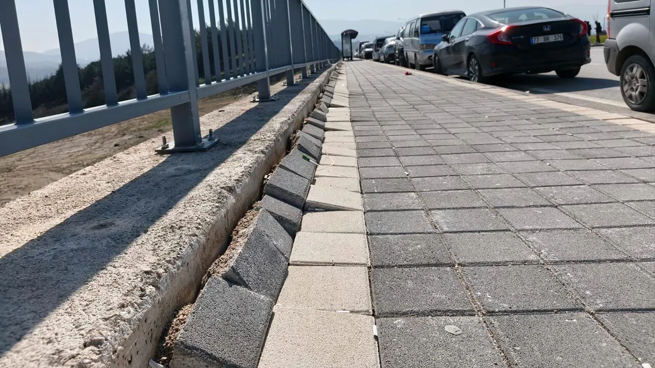 Yalova EAH Yolunda Alarm Veren Görüntü: Yol Yine Mi Çöküyor?