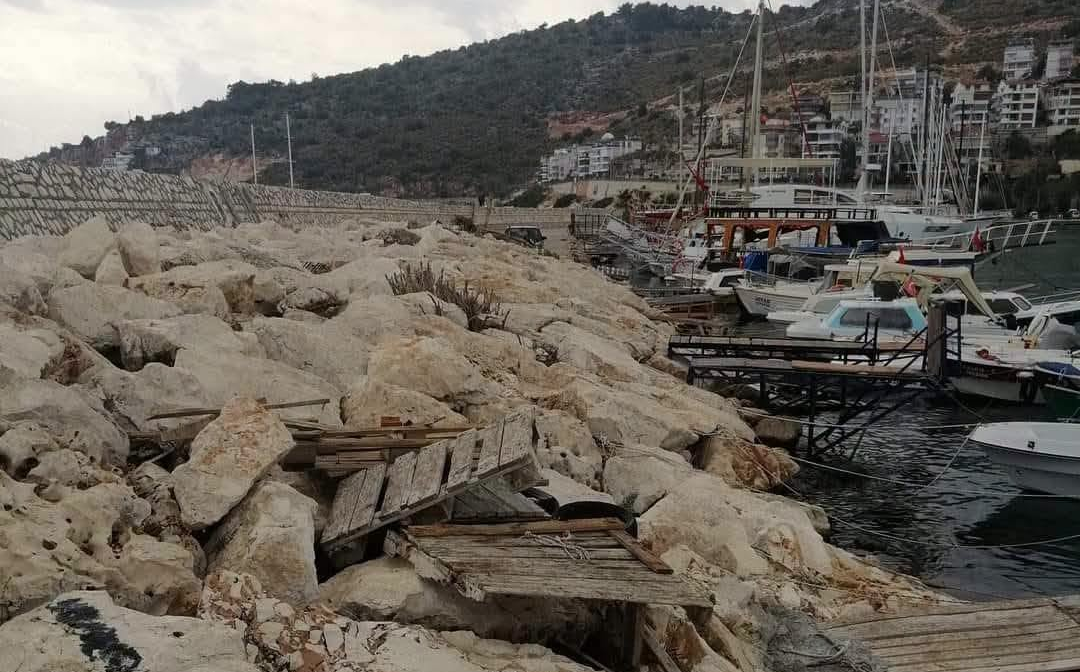 Finike’de Ahşap Tekneler İçin Barınma Sorunu Büyüyor